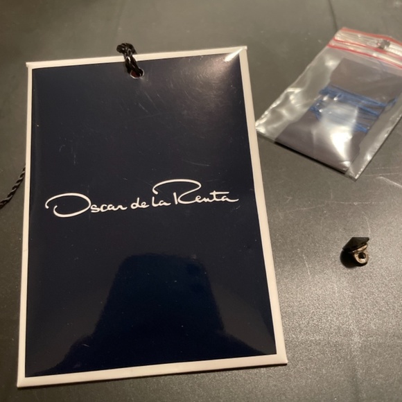 Oscar dela Renta - Picture 3 of 4